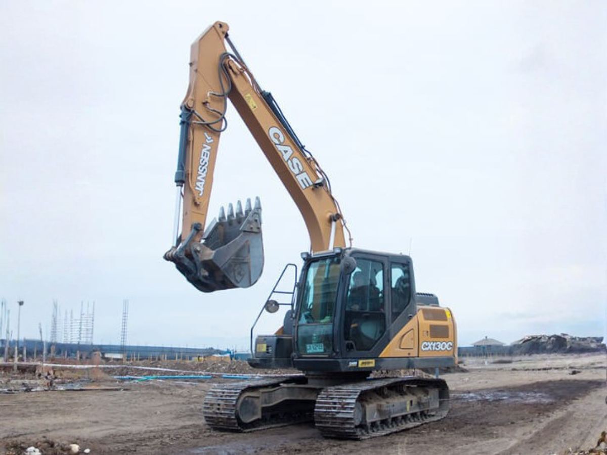 Excavadora Case CX130 año 2020, código de flota RO48, en arriendo en Maquinaria Carrán