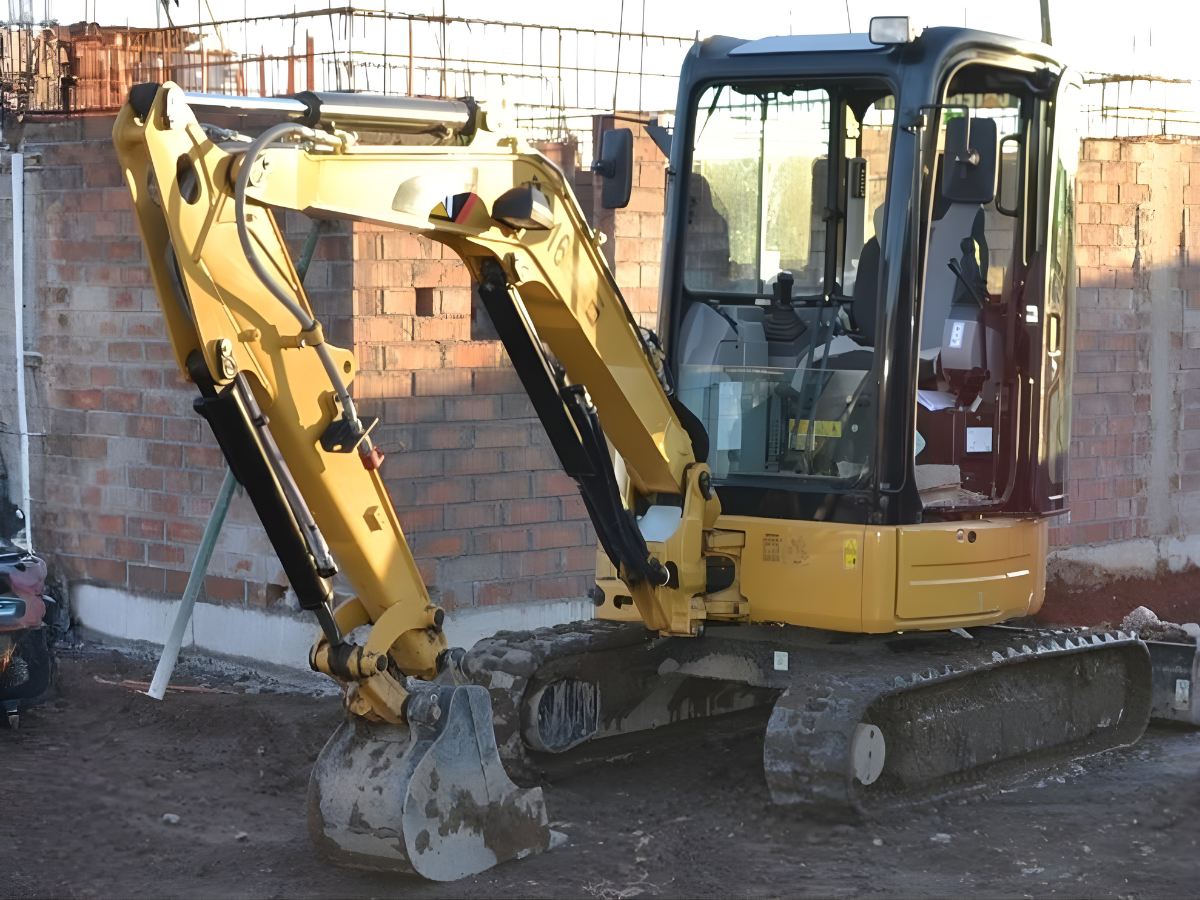 Miniexcavadora Caterpillar 303.5 año 2020, código de flota RO30, en venta en Maquinaria Carrán