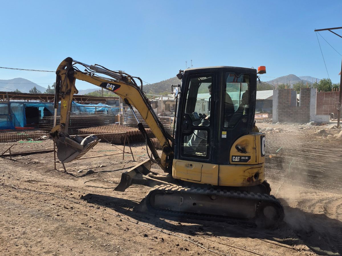 Miniexcavadora Caterpillar 303.5 año 2020 código RO33 de Maquinaria Carrán